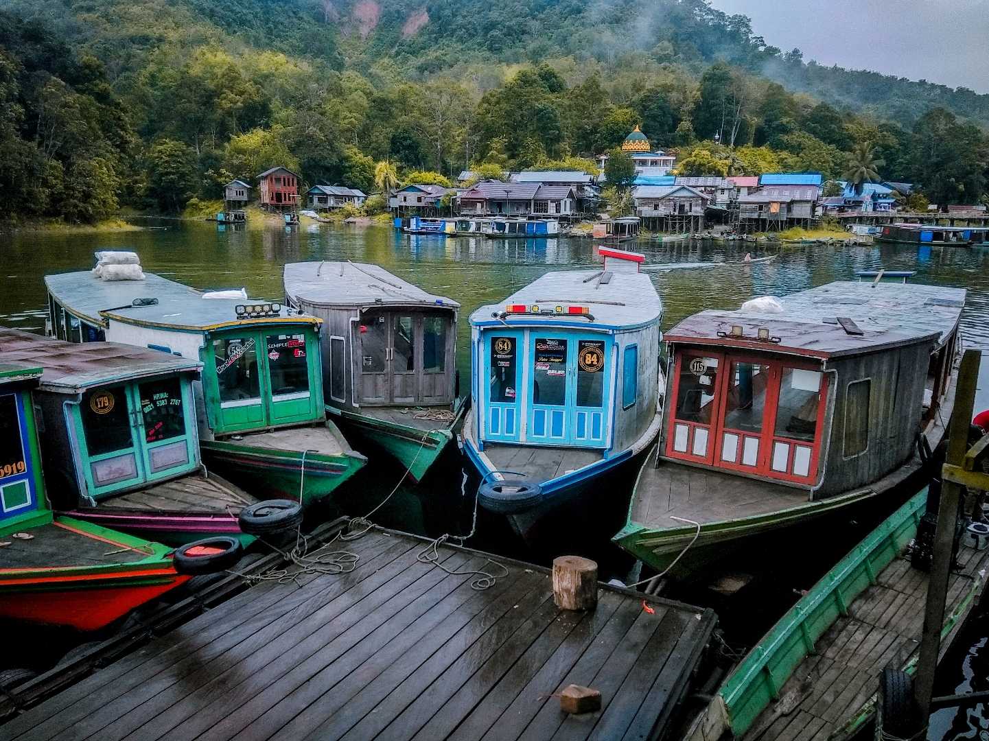 Kapal ( transportasi air )