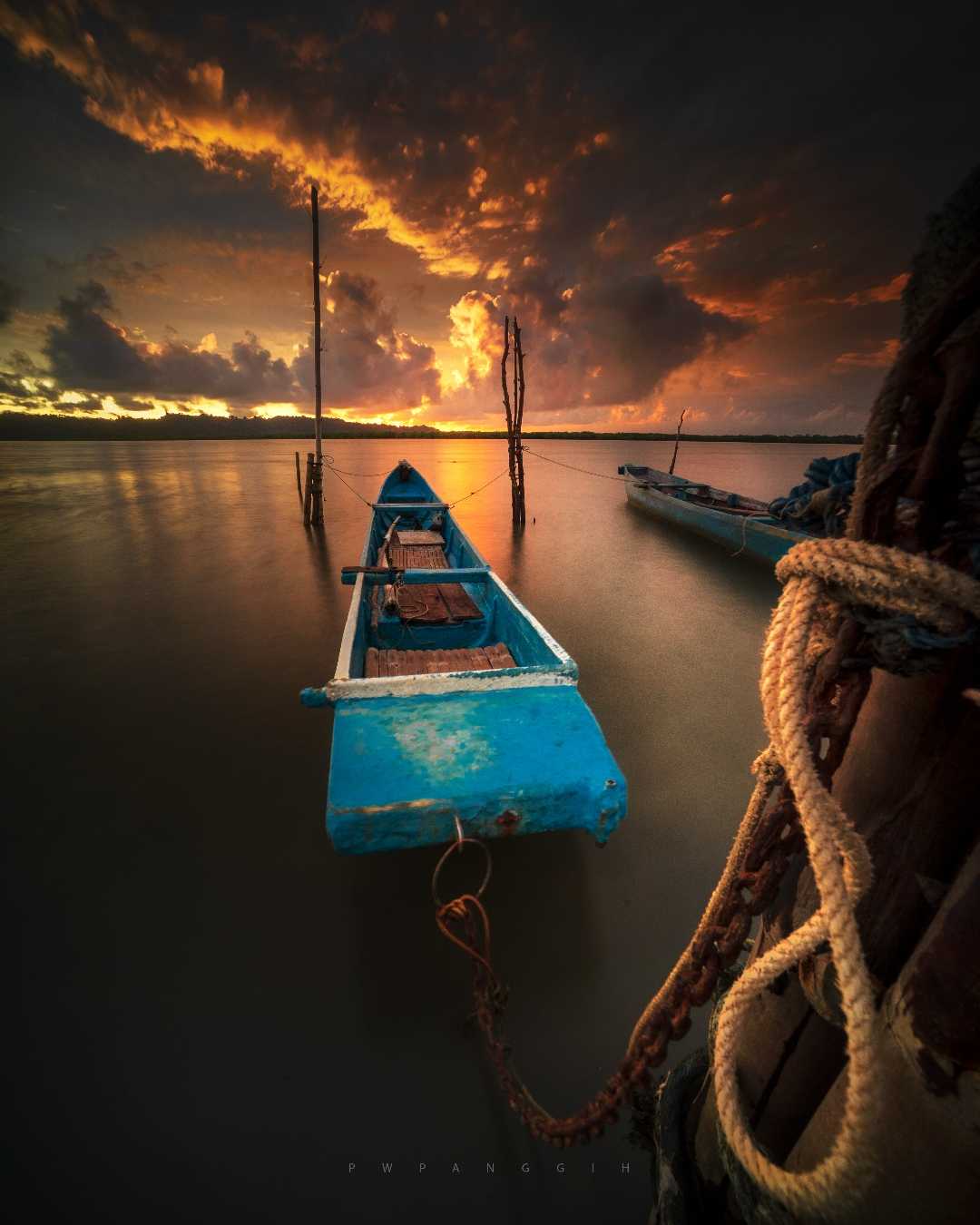 Kapal Nelayan Diwaktu Senja