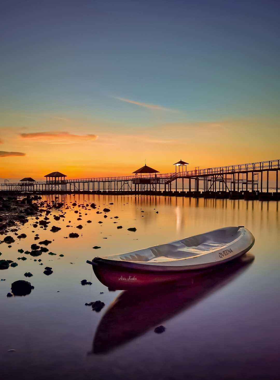 menikmati indah nya senja