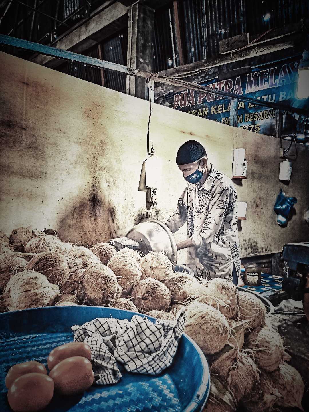 Berdagang Kelapa dan Berbisnis