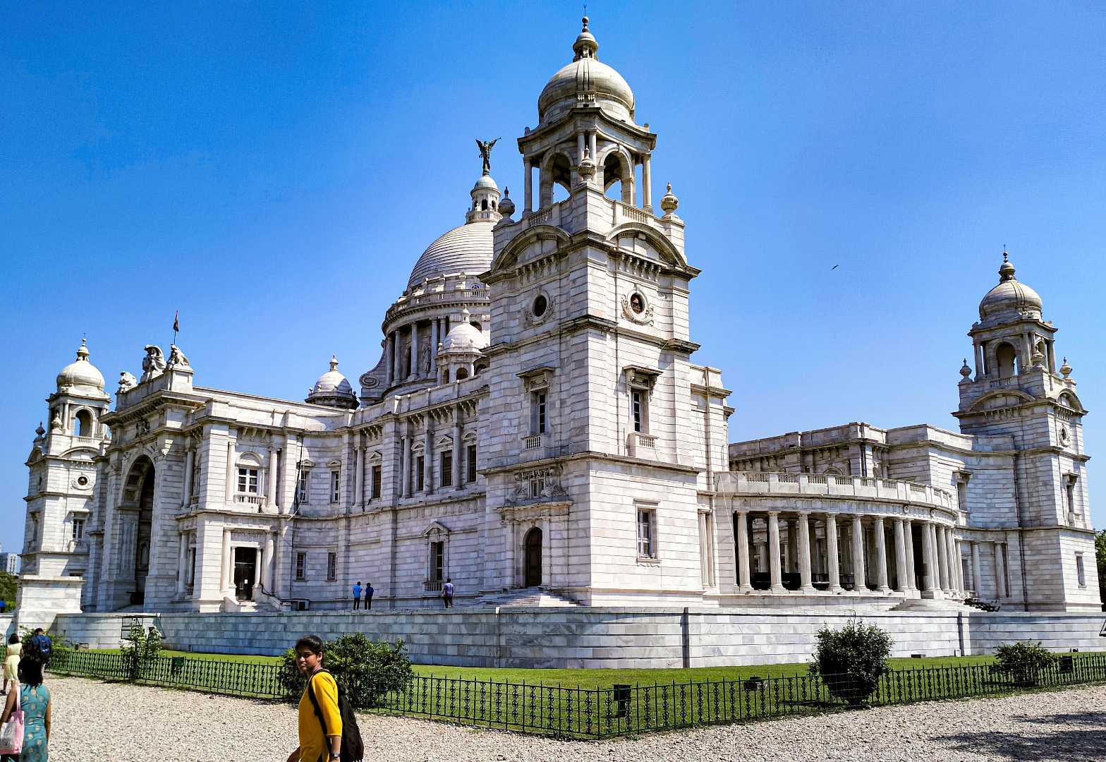 📍 Outside View of Victoria Memorial 