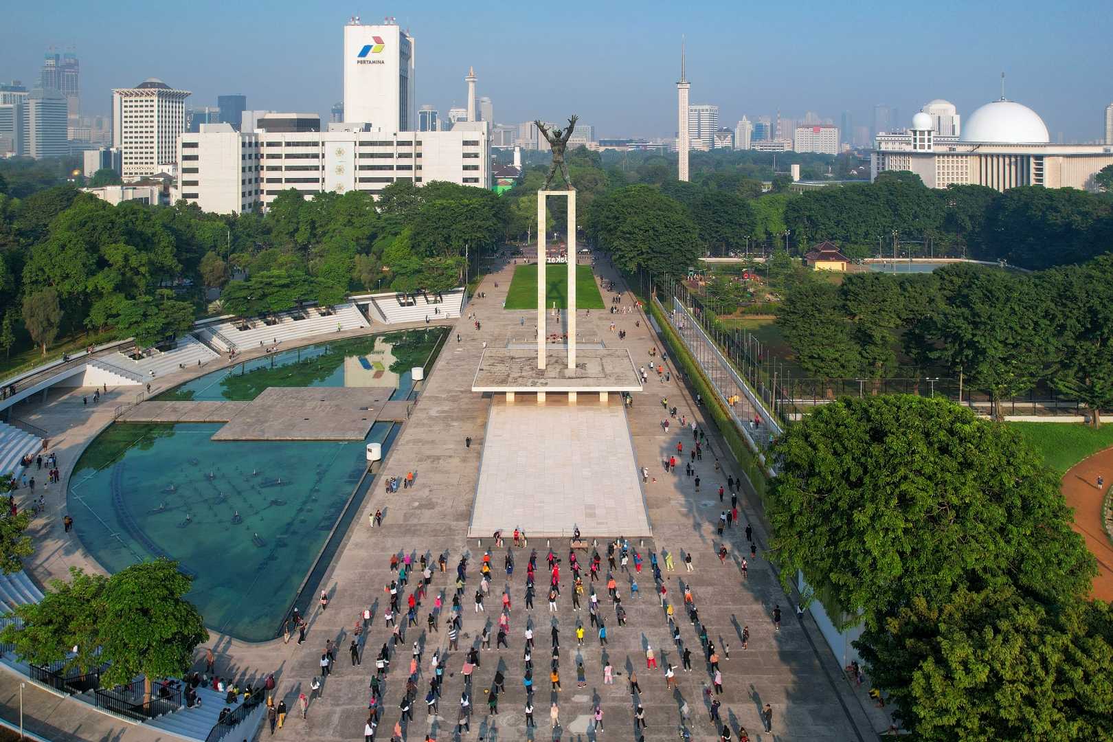 Senam Pagi di Lapangan Banteng