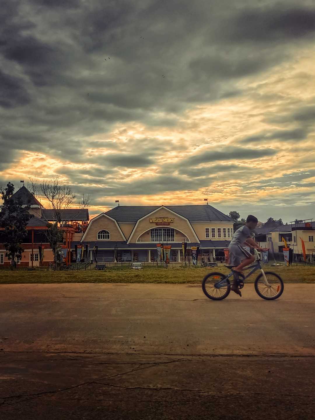 WISATA MERCI