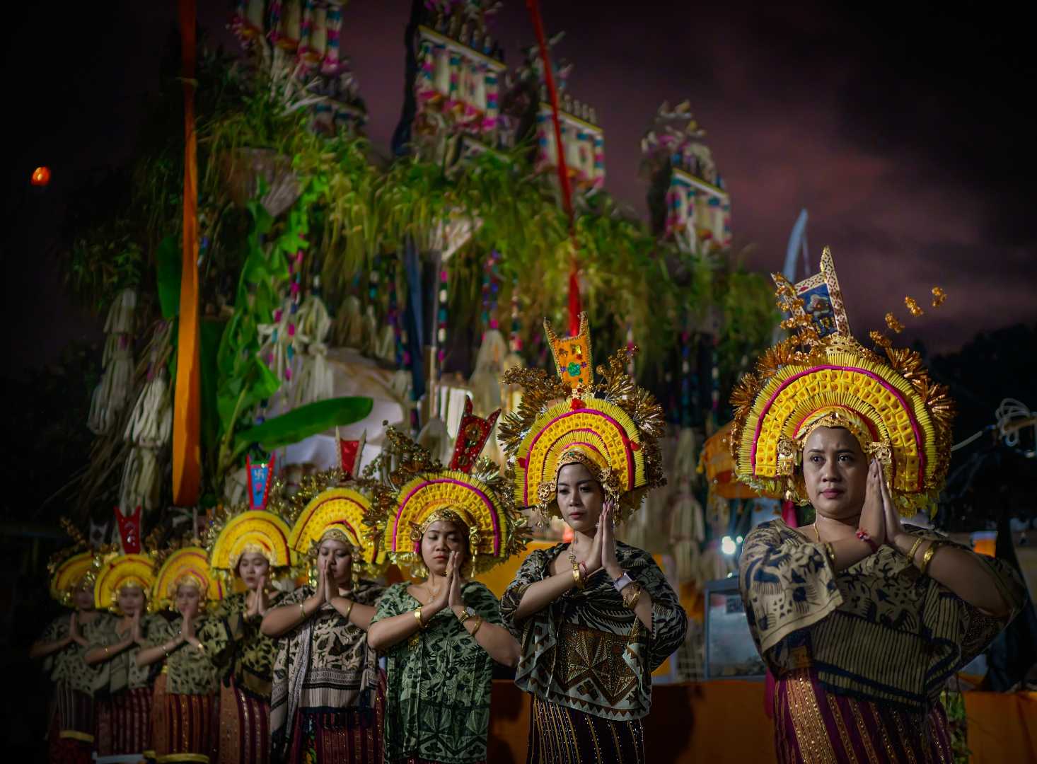 Riasan Gadis Bali Yang Memukau 