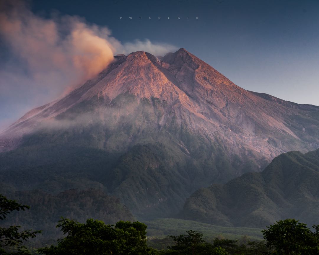 Merapi Via Batu Alien