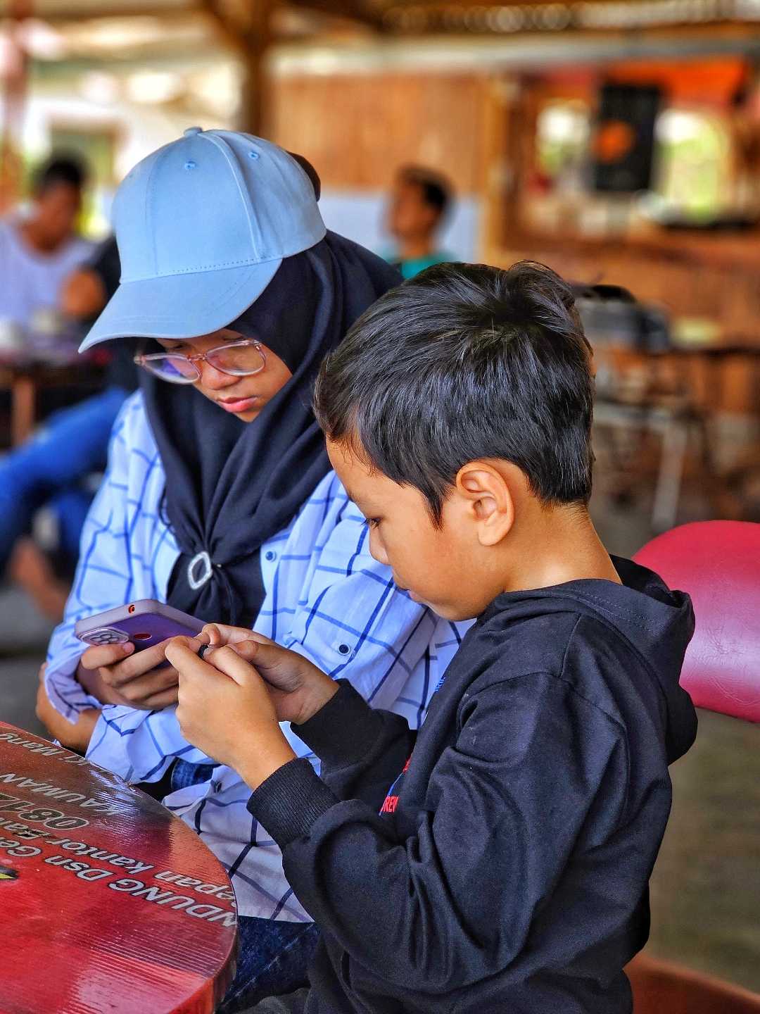 "MEET LOCALS PINDLE JAWA TIMUR"