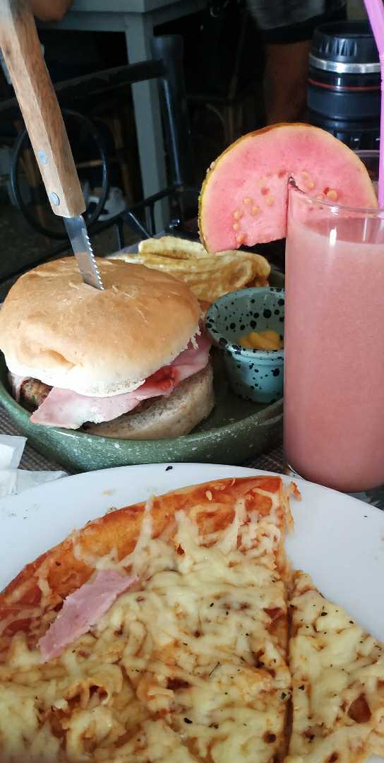 😋🍔😍🍕🥤