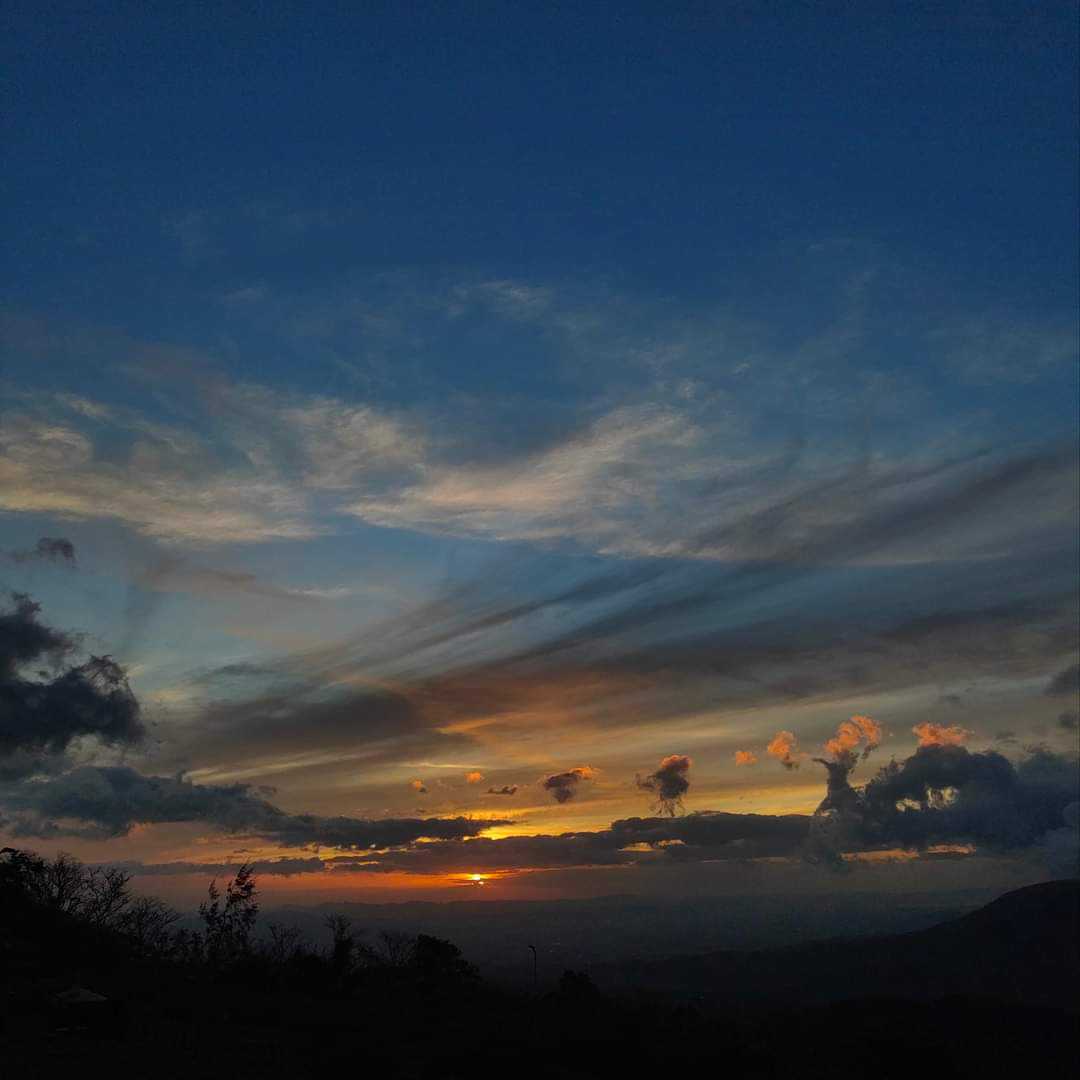 Sunset sa Skyline 