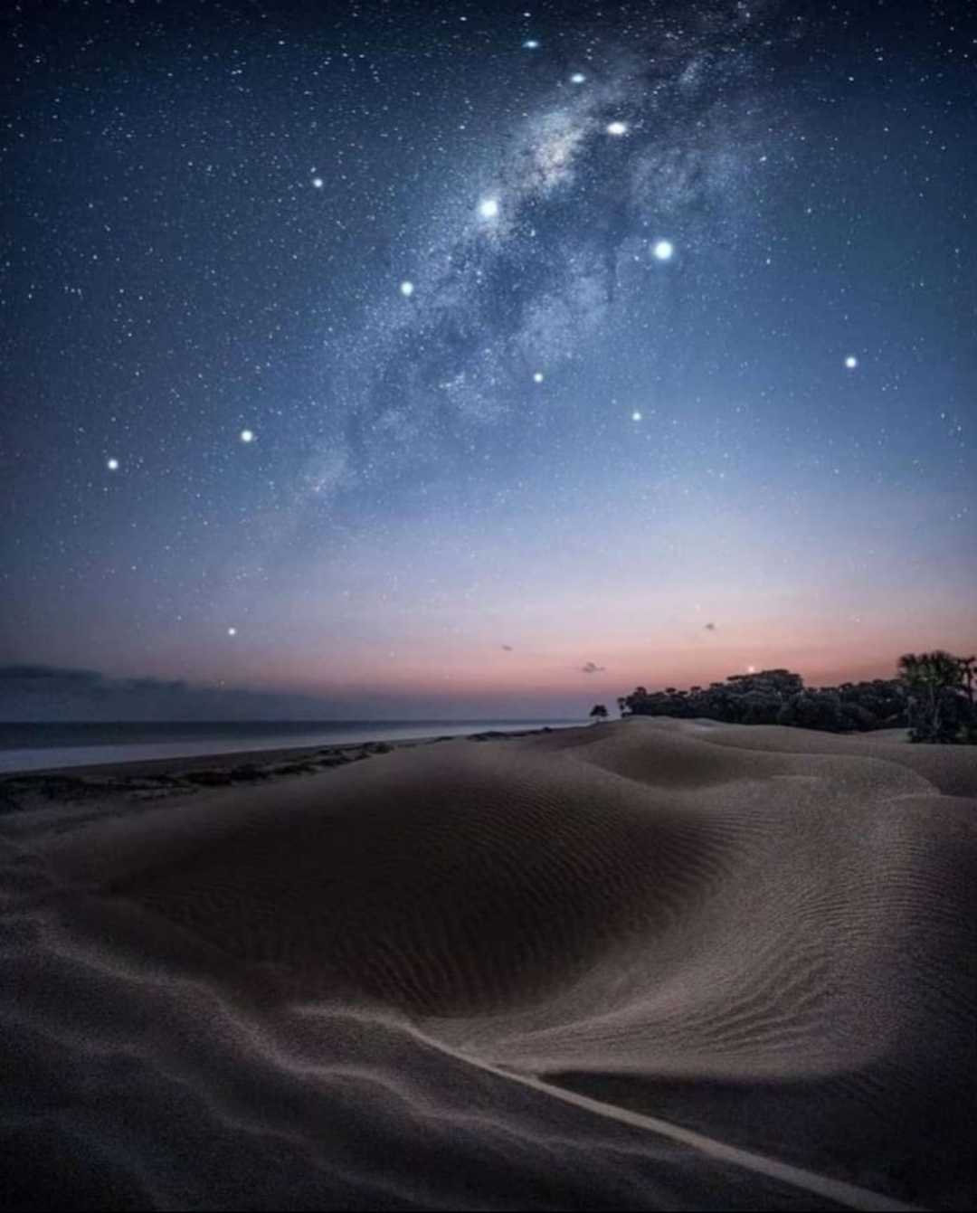 Langit Malam di Oetune Beach 