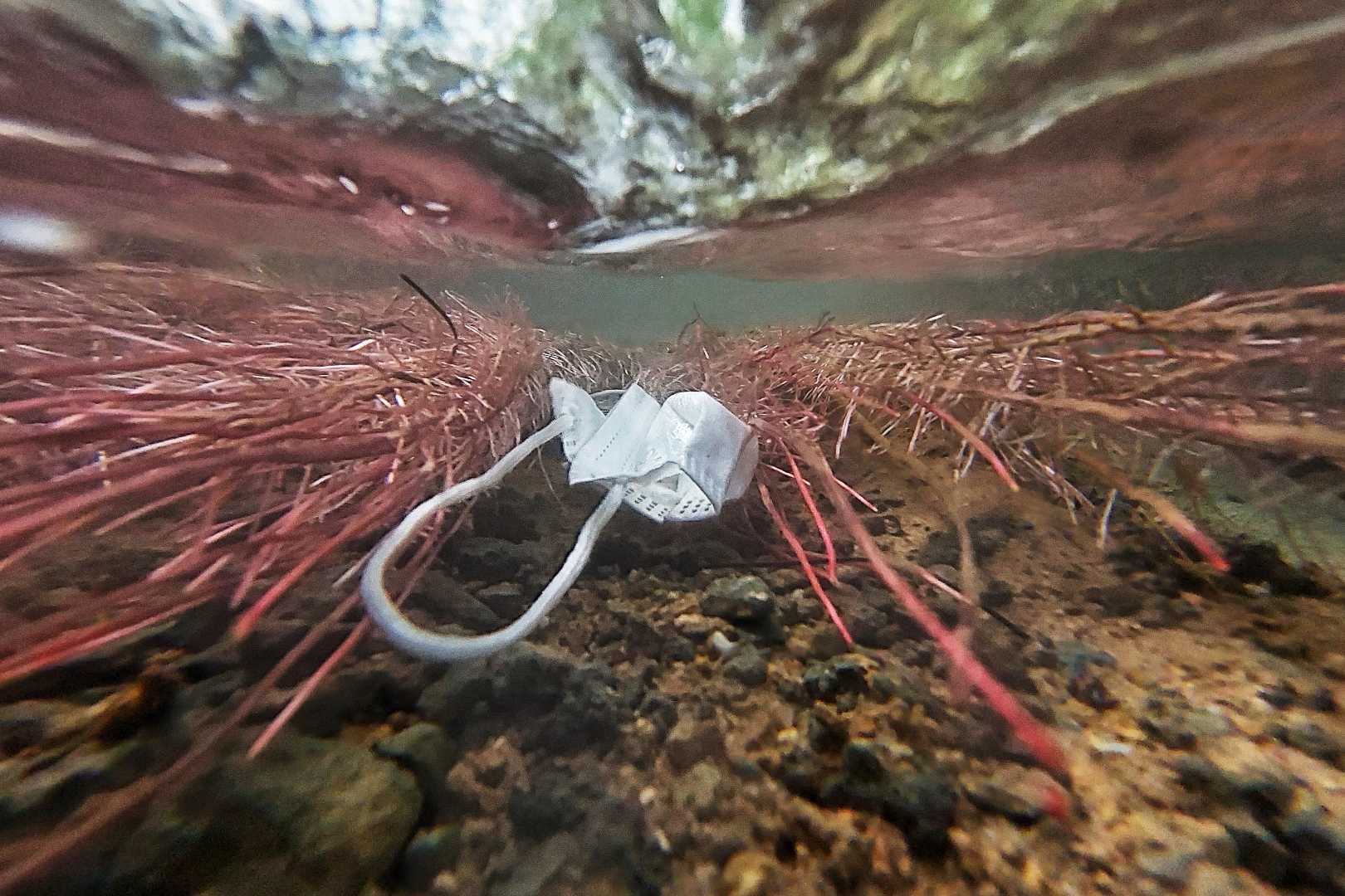 Sampah Medik di Sumber Air