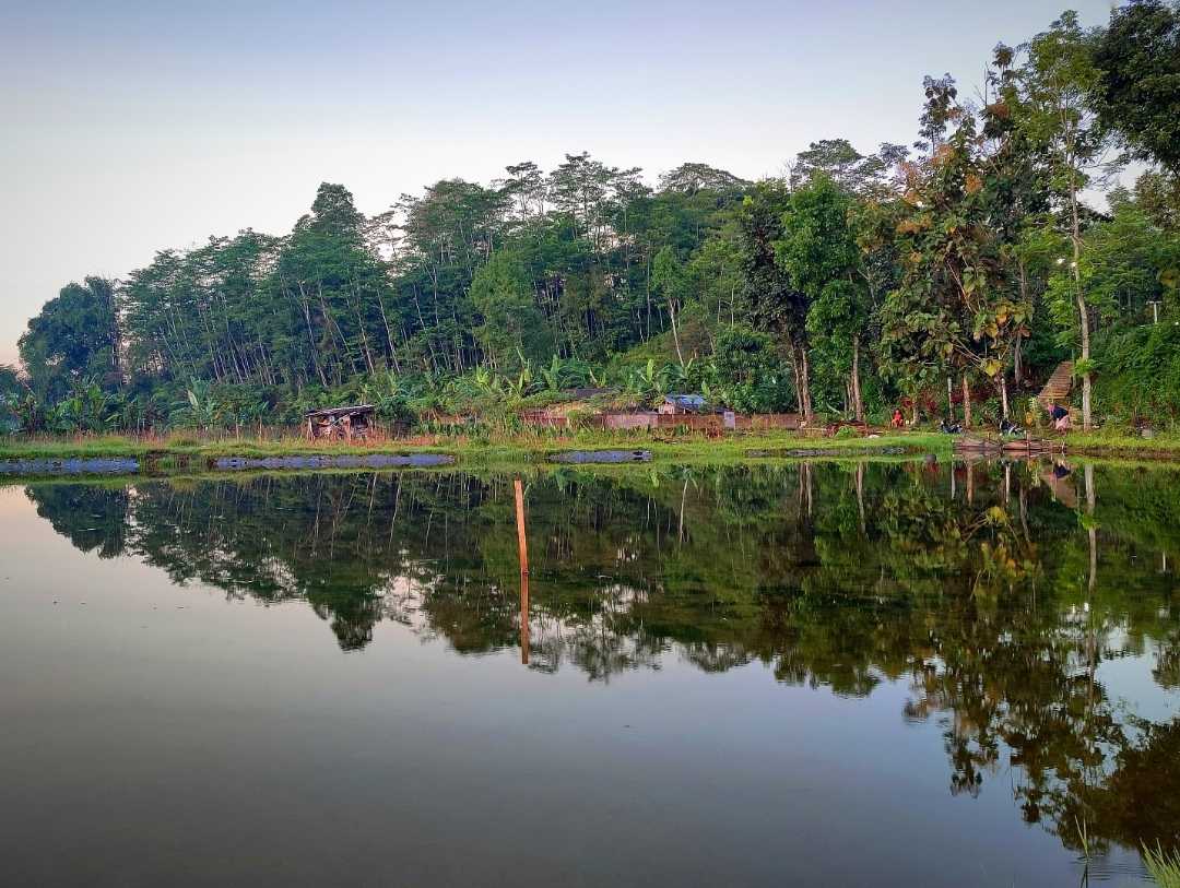 di beningnya telaga