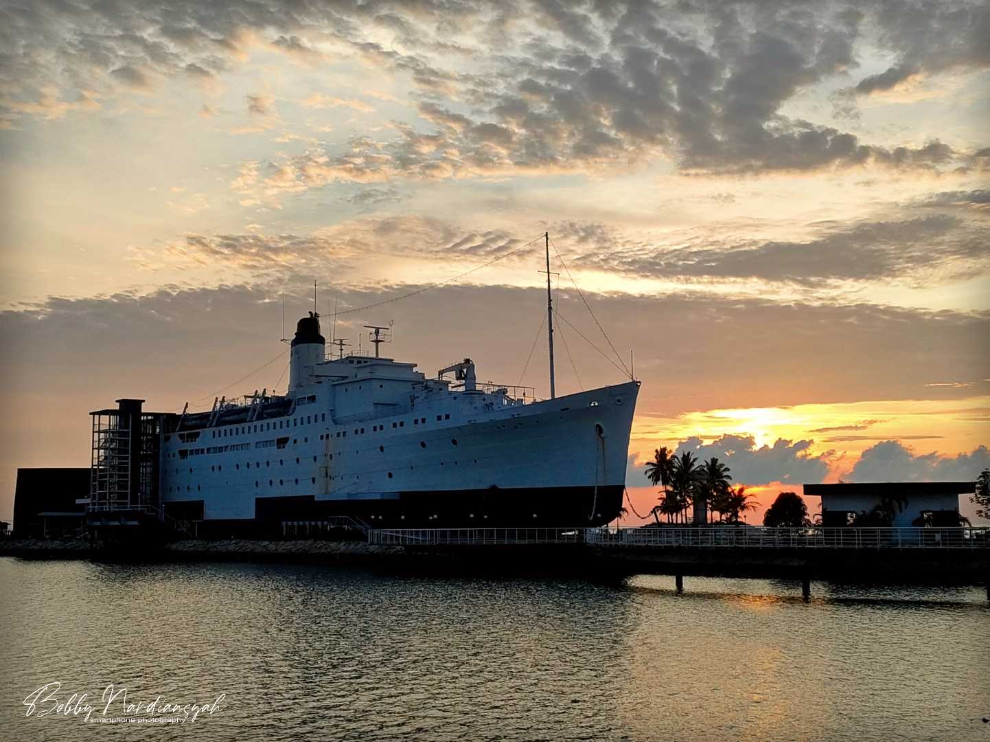 Sunset di Doulos Phos Bintan