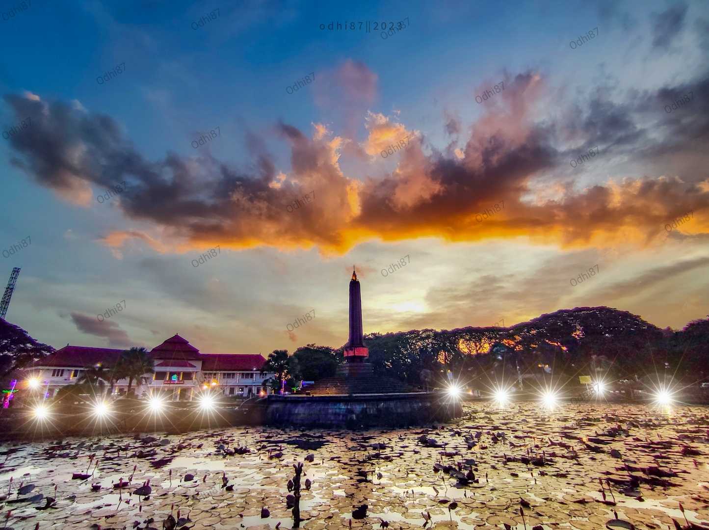 tugu kota malang Jawa timur