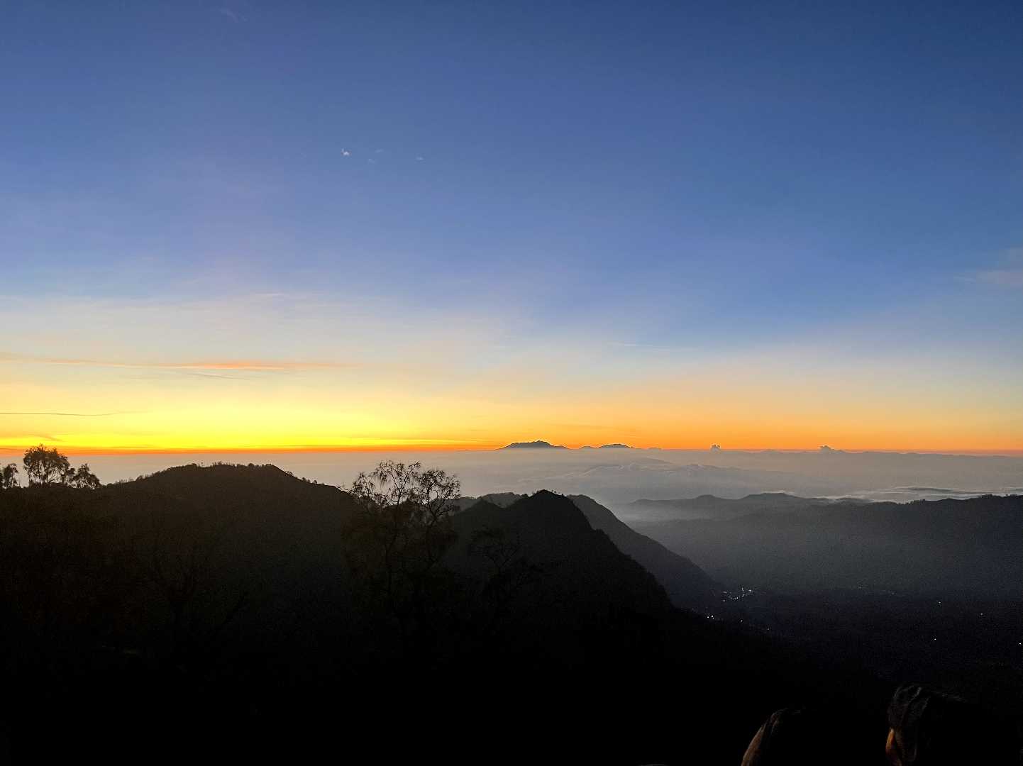 Sunrise dan Lautan Awan
