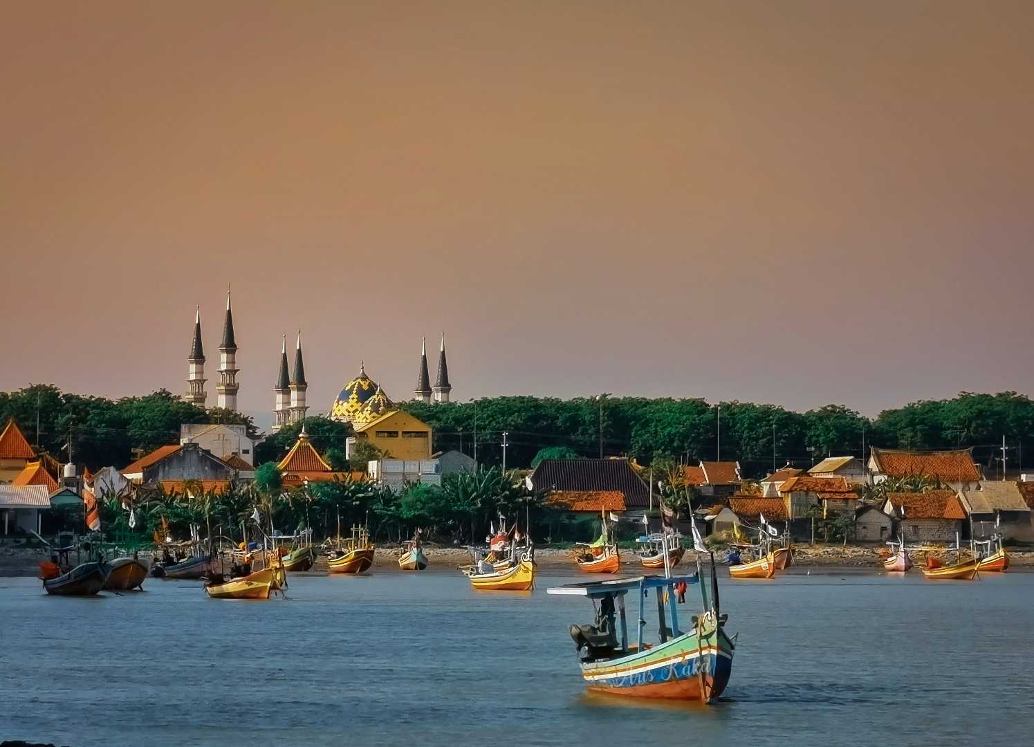 Wisata Pantai Boom Tuban