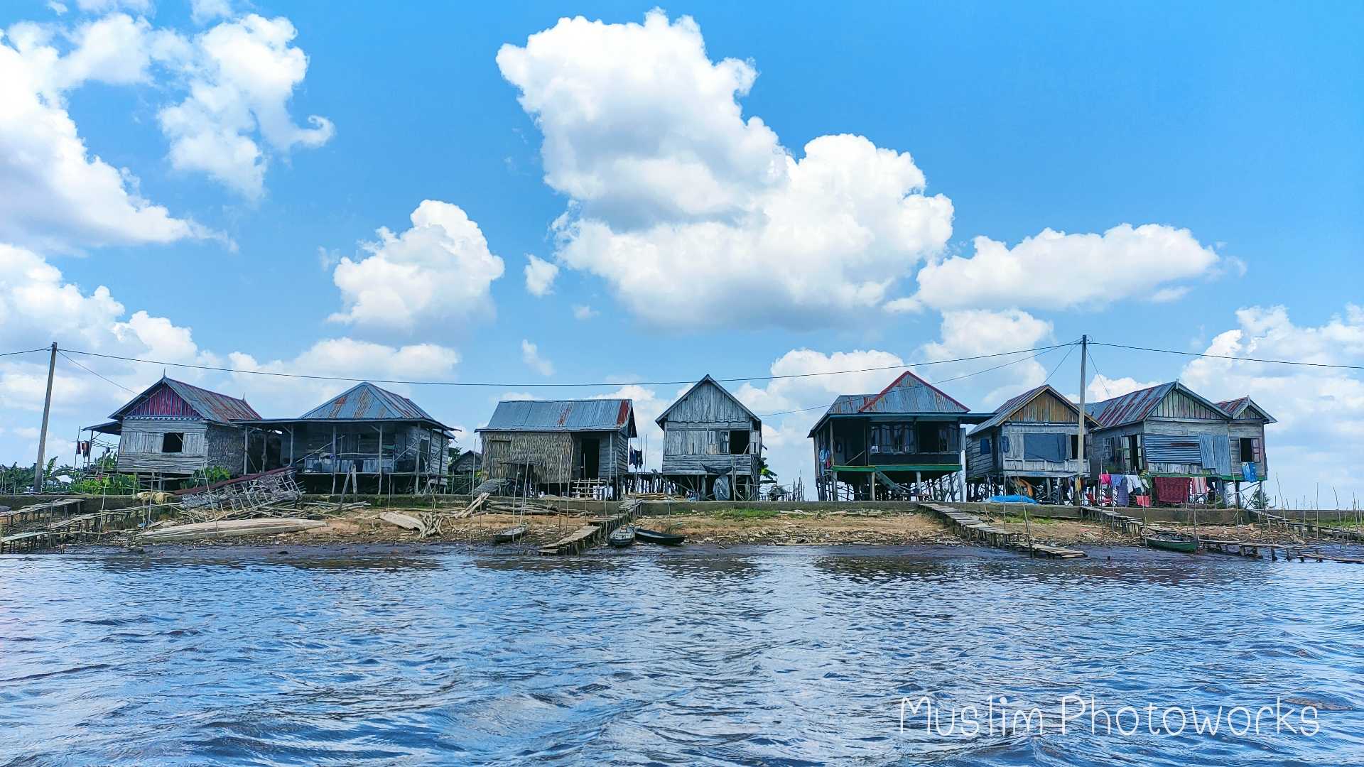 Desa Kayu Ara Batu.....