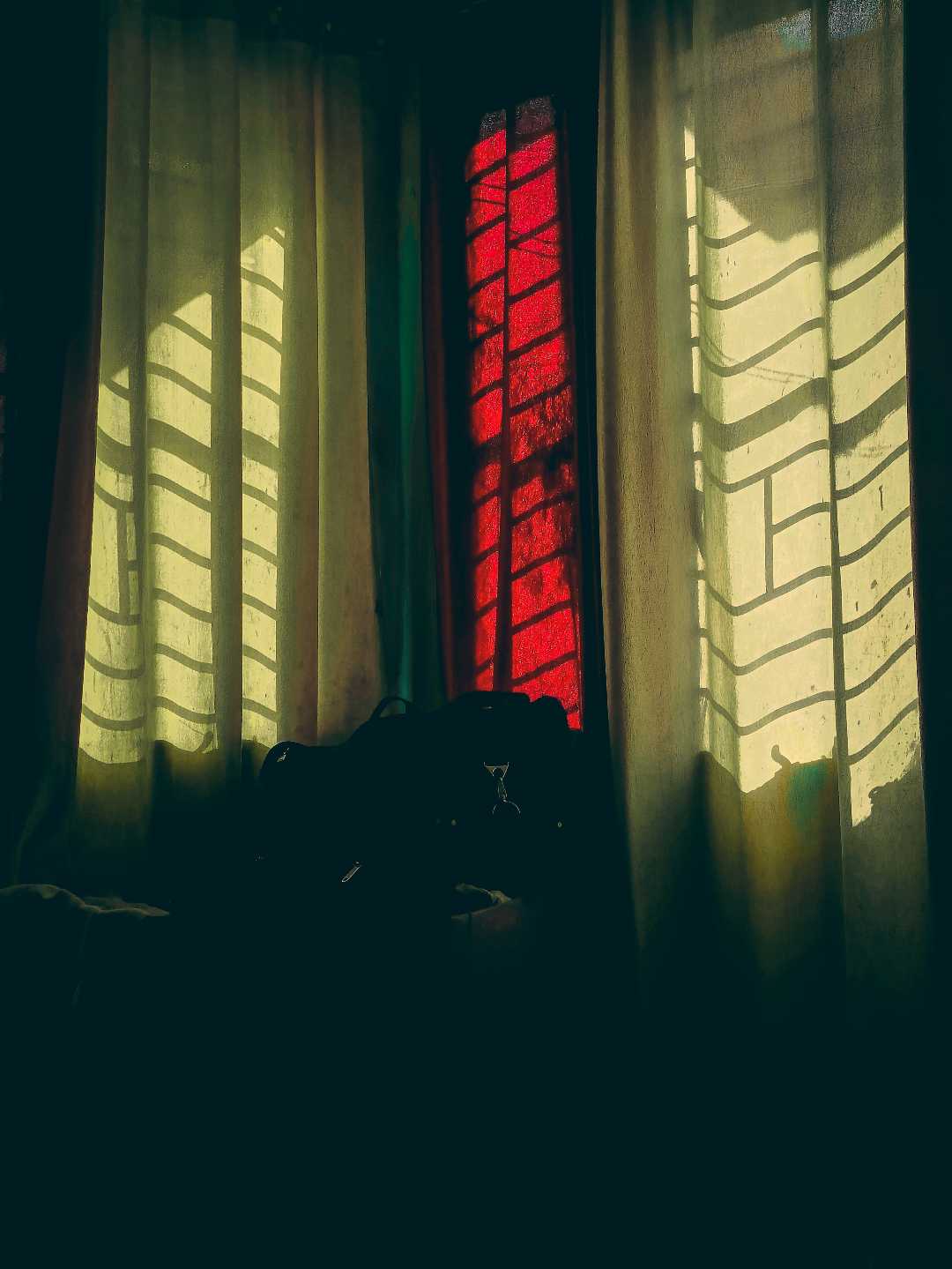 Window & Shadow 
