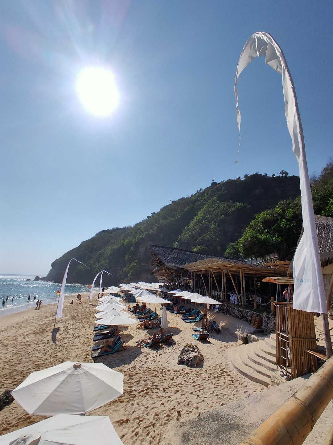 Sundays Beach Club
