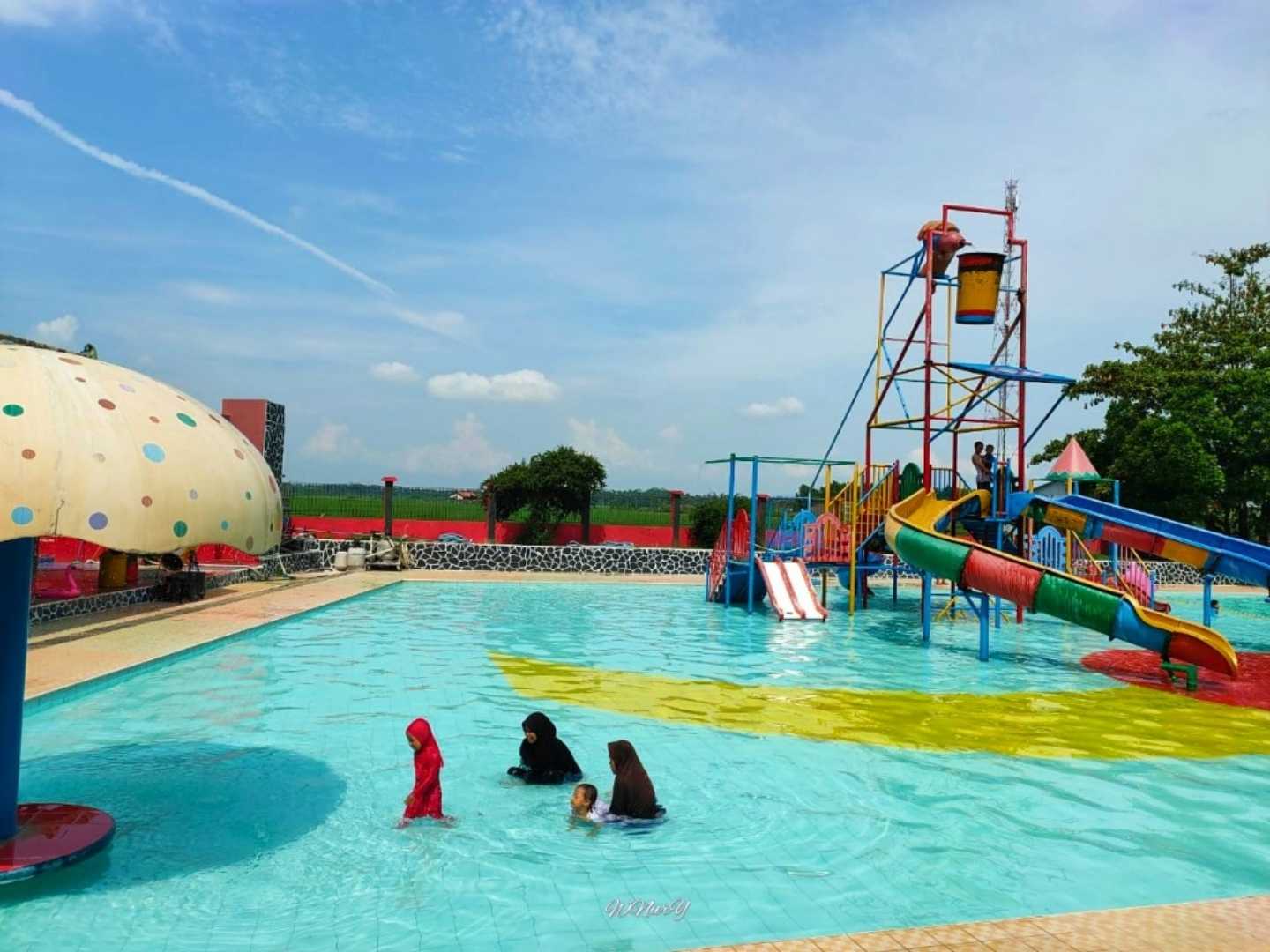 Rumah makan & waterpark Sarirasa
