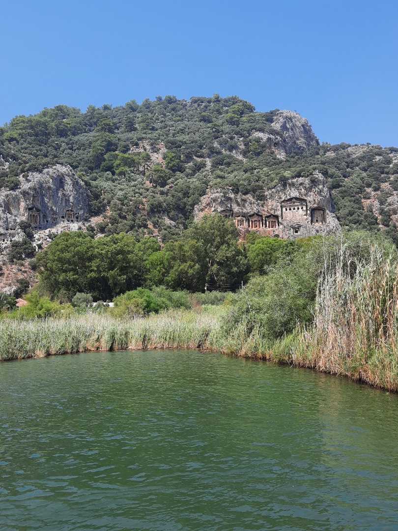 KAUNOS KRAL KAYA MEZARLIĞI