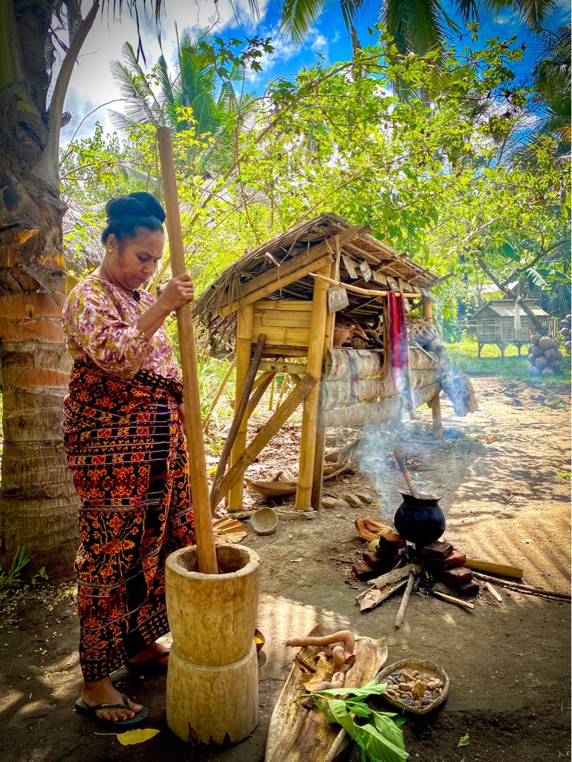 PROSES MERACIK WARNA UNTUK TENUN