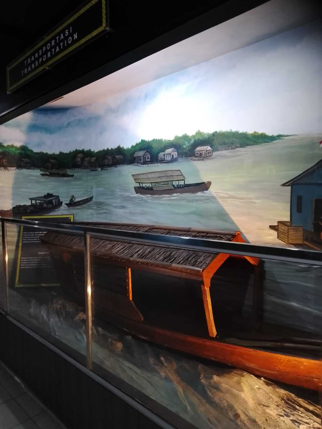Lukisan Alat Transportasi di Sungai Kapuas