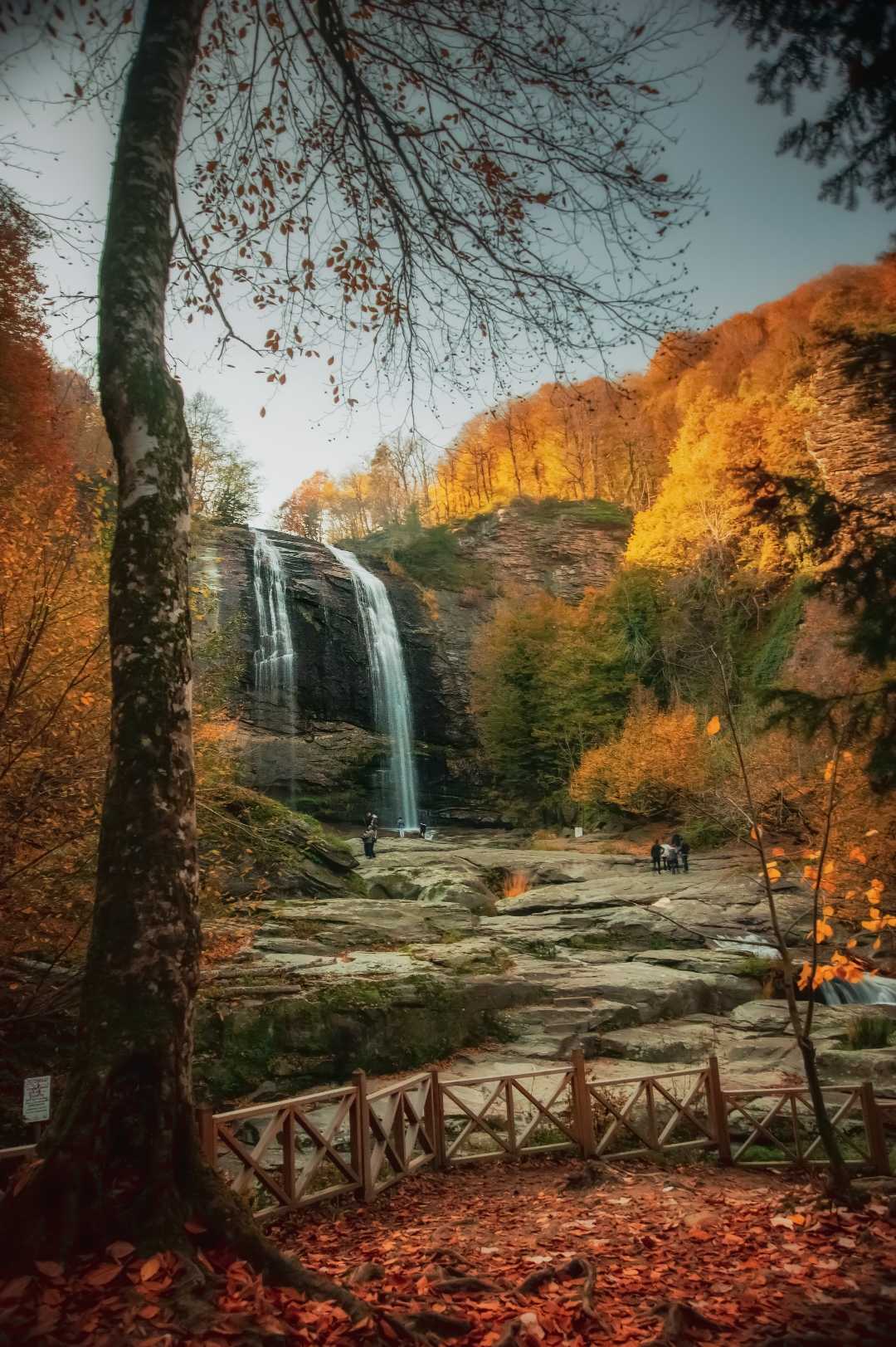 Sonbaharda Su Uçtu şelalesi 🧡