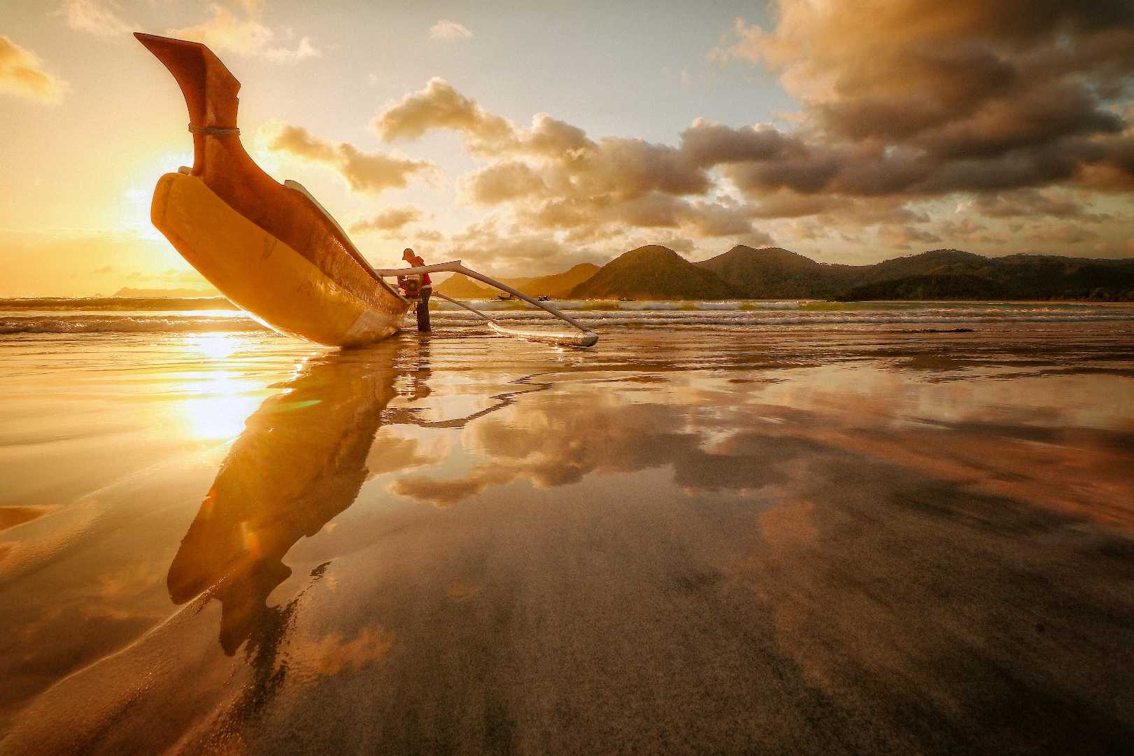 Senja di pantai selong belanak