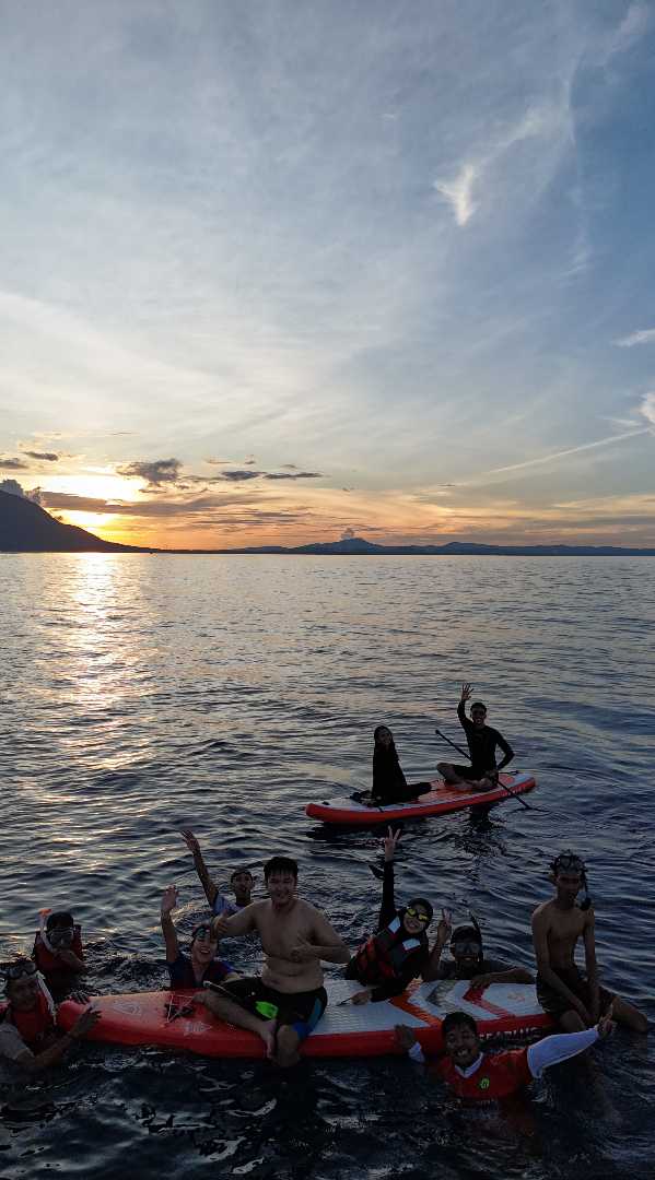Menikmari Senja 