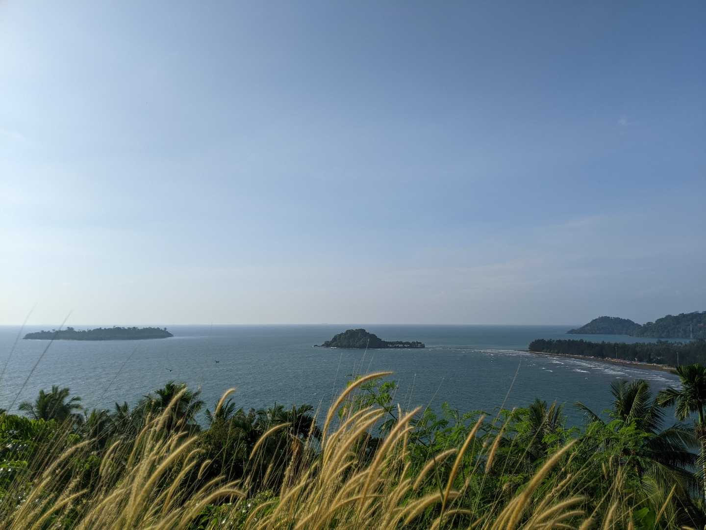 Pantai Aia Manih, Pulau Pisang dari Bukit Peti-Peti 