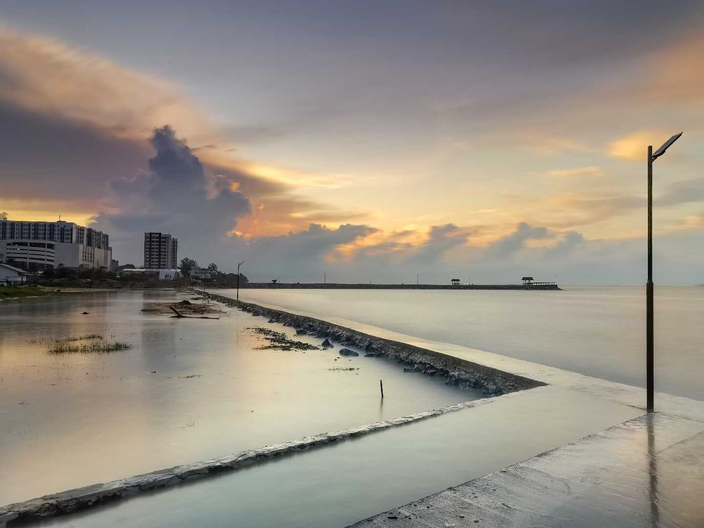 Pantai Dusit