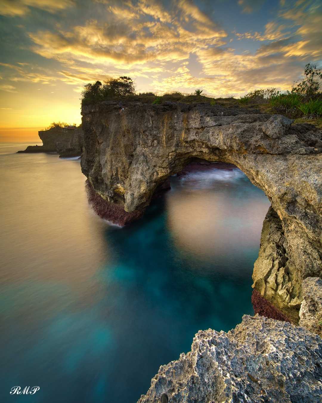 Broken Beach 