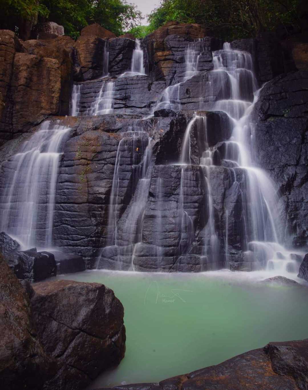 air terjun batu manrusu