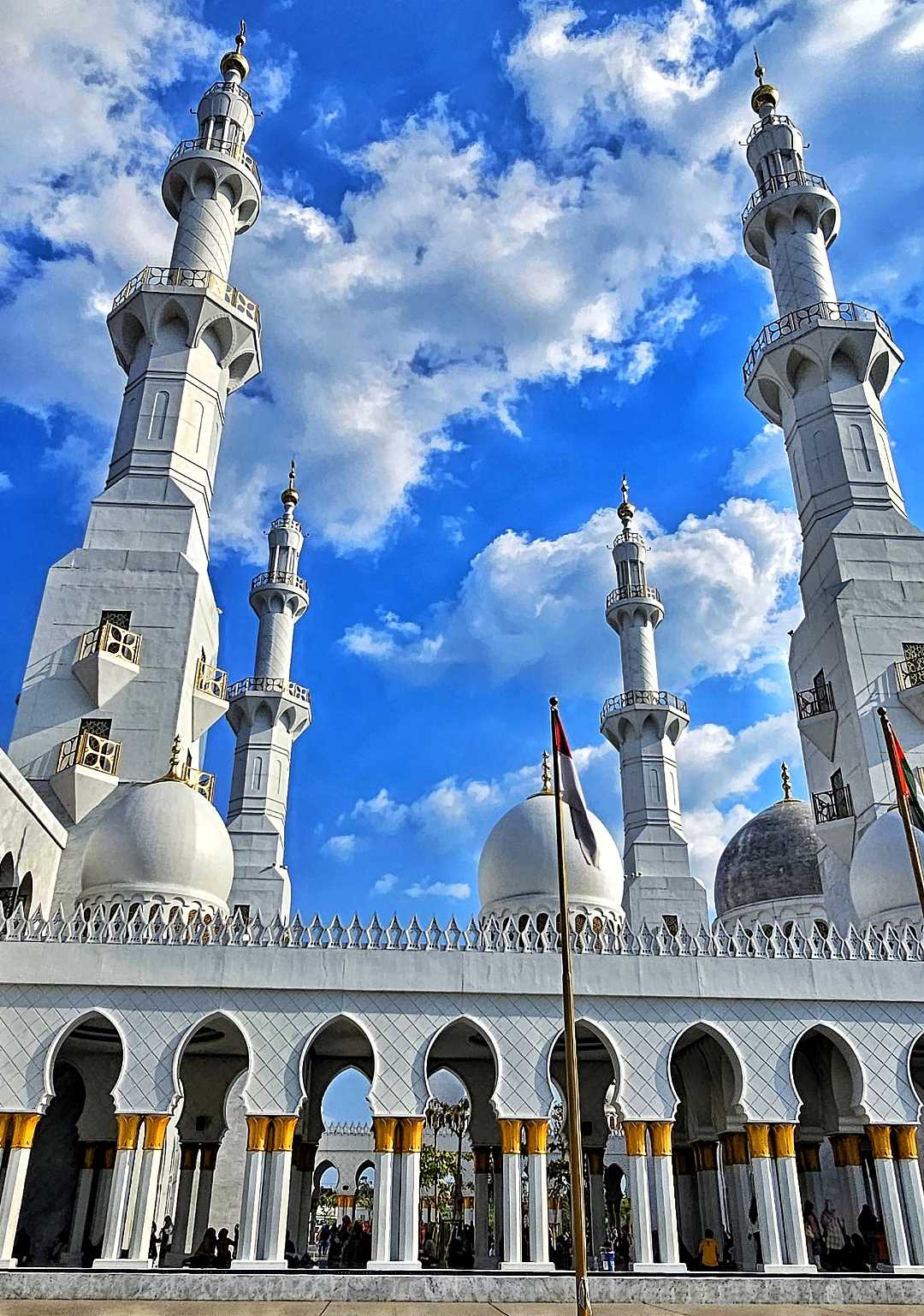 "MASJID SHEIKH ZAYED SOLO"