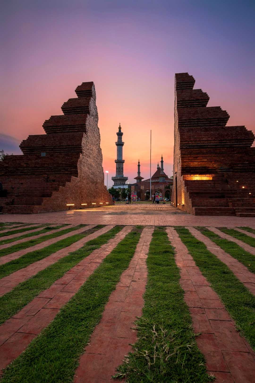 Sunset dari Alun-alun Kejaksan Cirebon