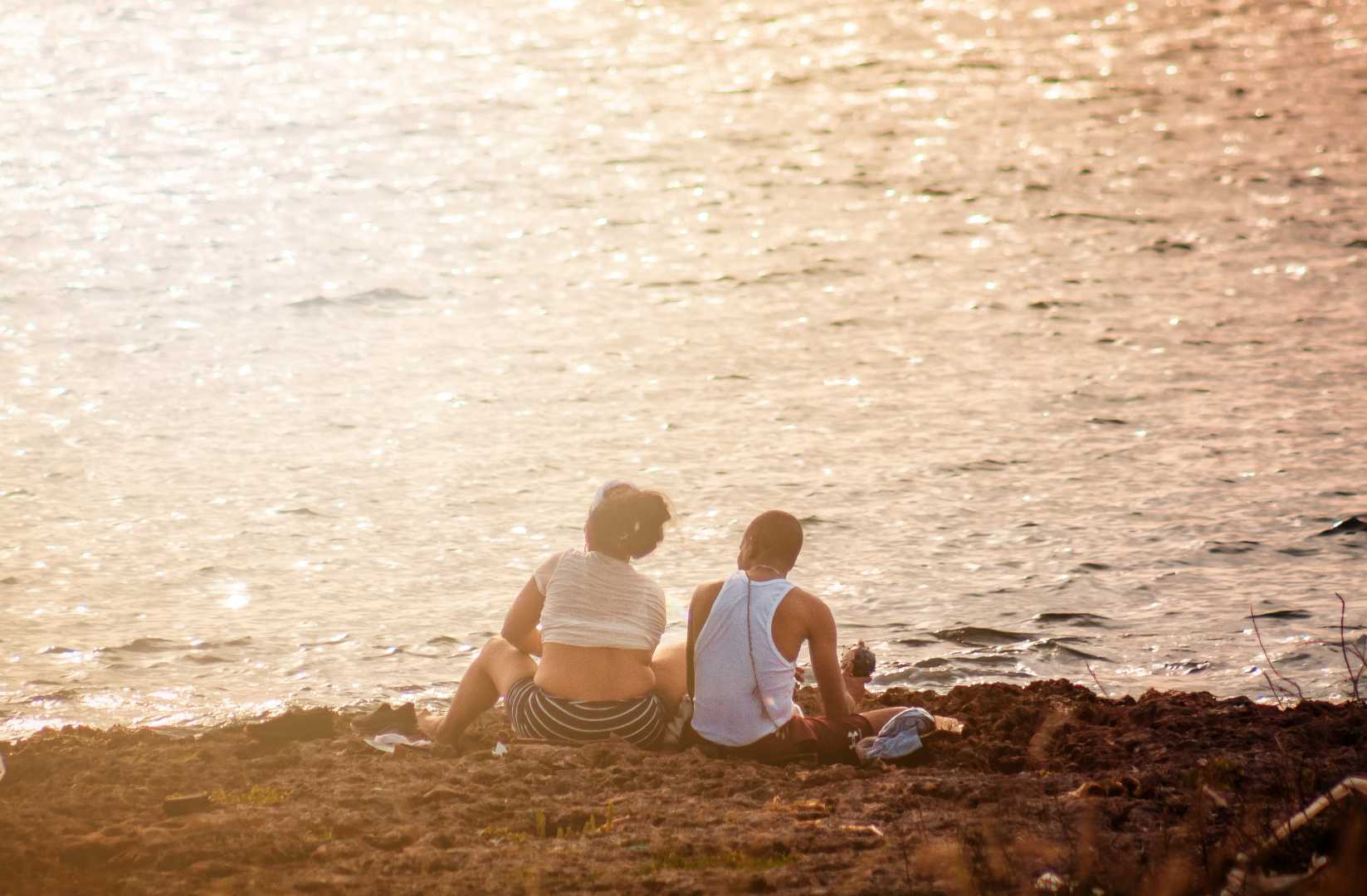 Lovers and de Sea