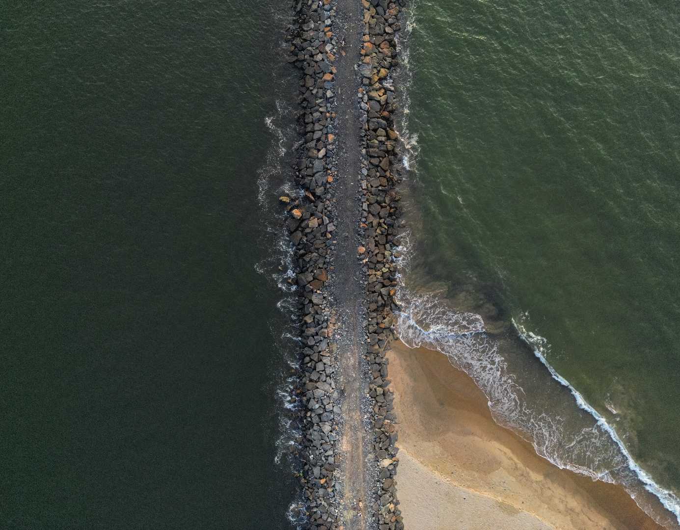 RIVER MEETS SEA