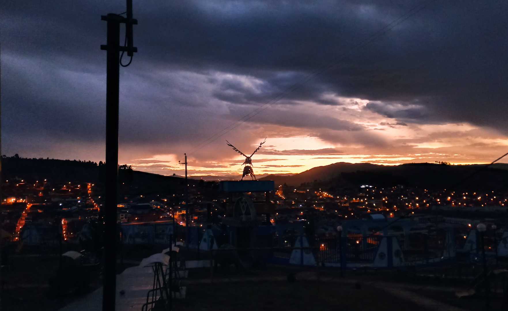 Atardecer escarlata