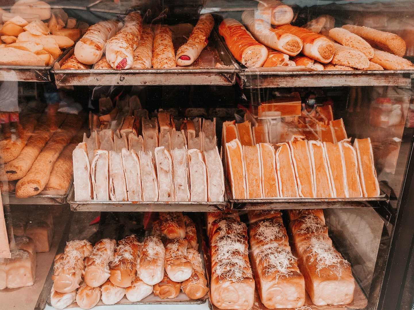 DELISH PASTRIES