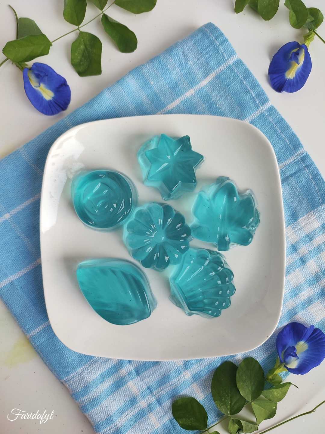 Pudding bunga telang 