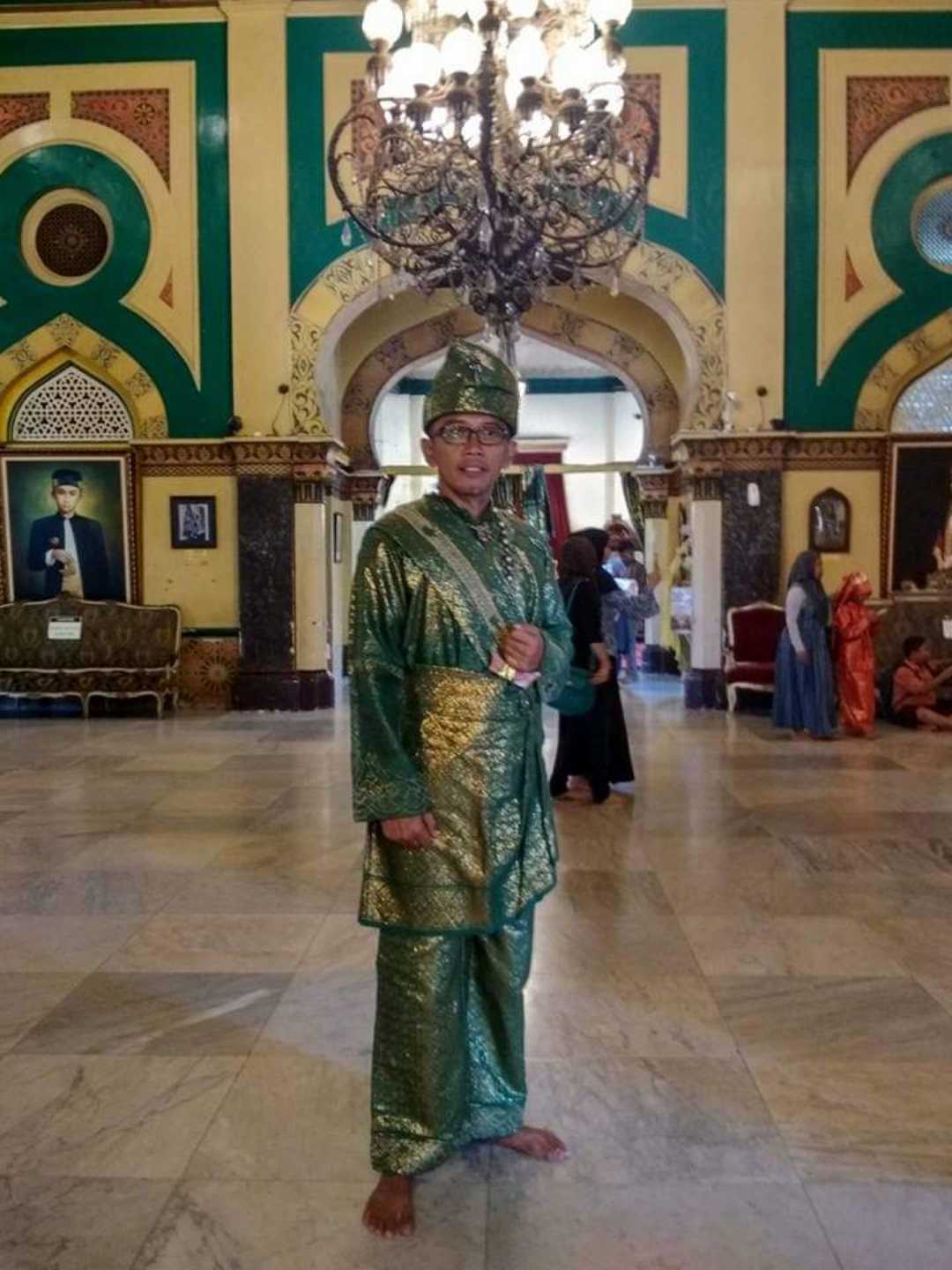 Melayu Traditional Clothes
