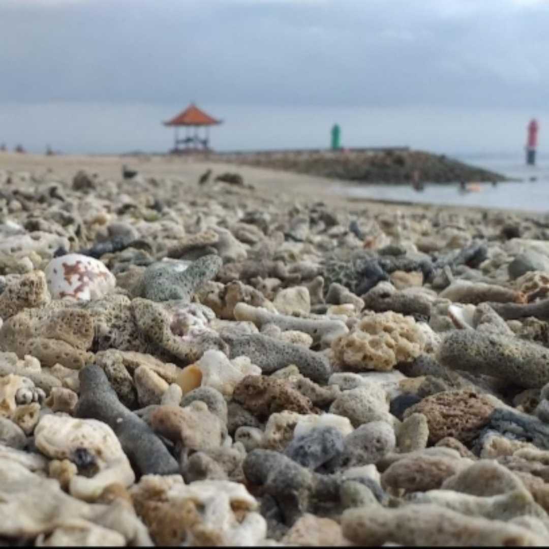 suasana pantai sanur