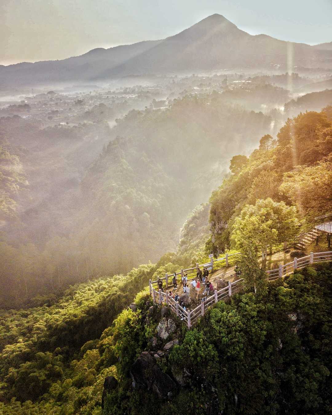 Sunrise Tebing Keraton 