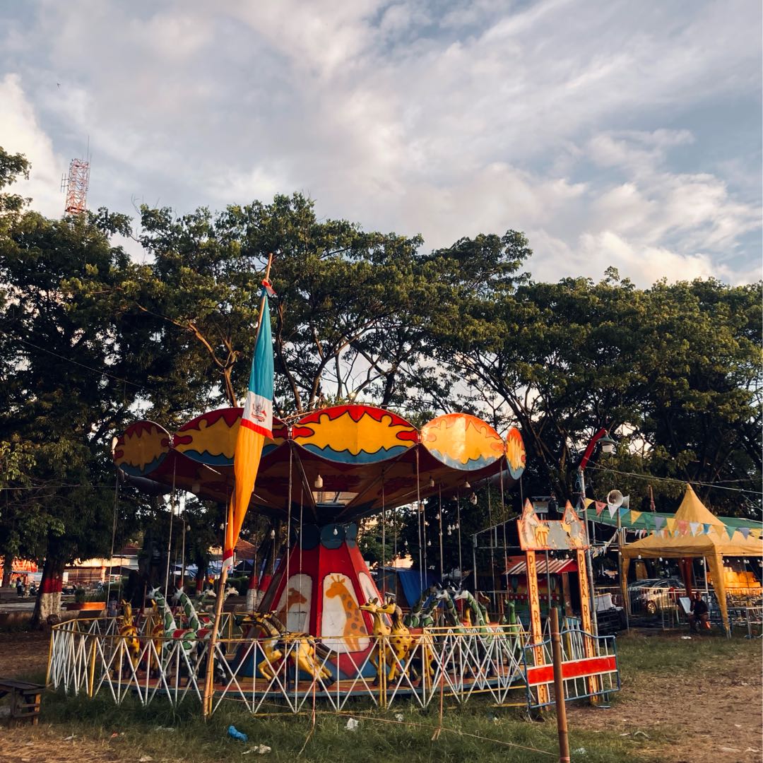 komedi putar