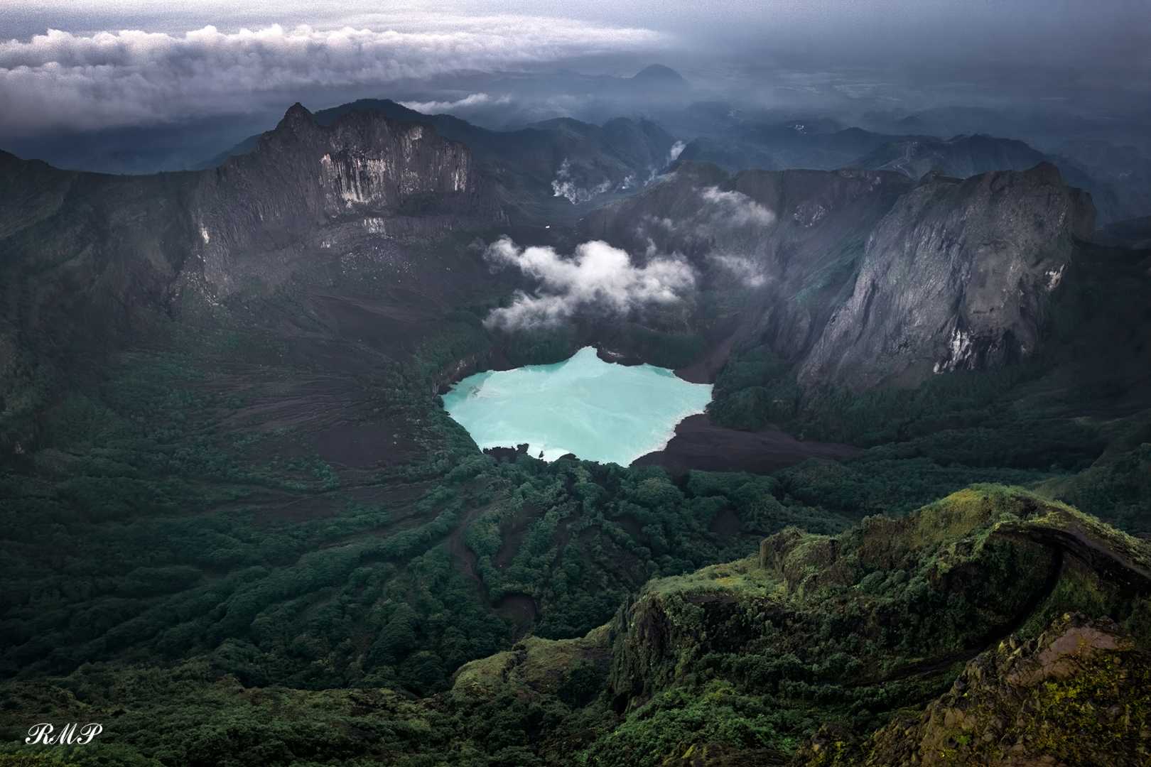 Kawah Gunung Kelud 