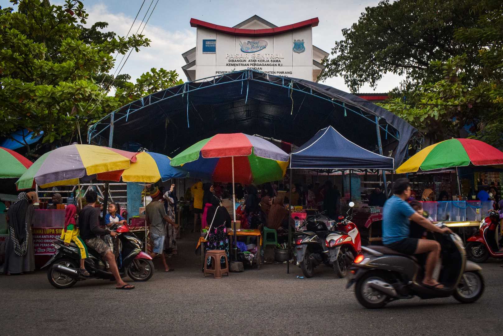 Berburu Takjil di Pasar