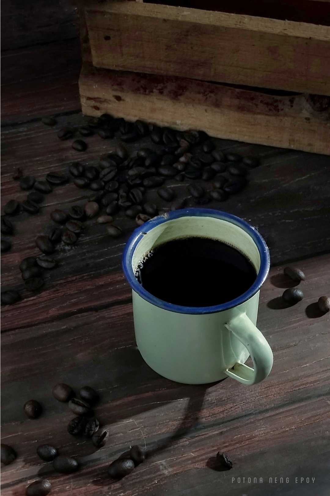 SECANGKIR KOPI