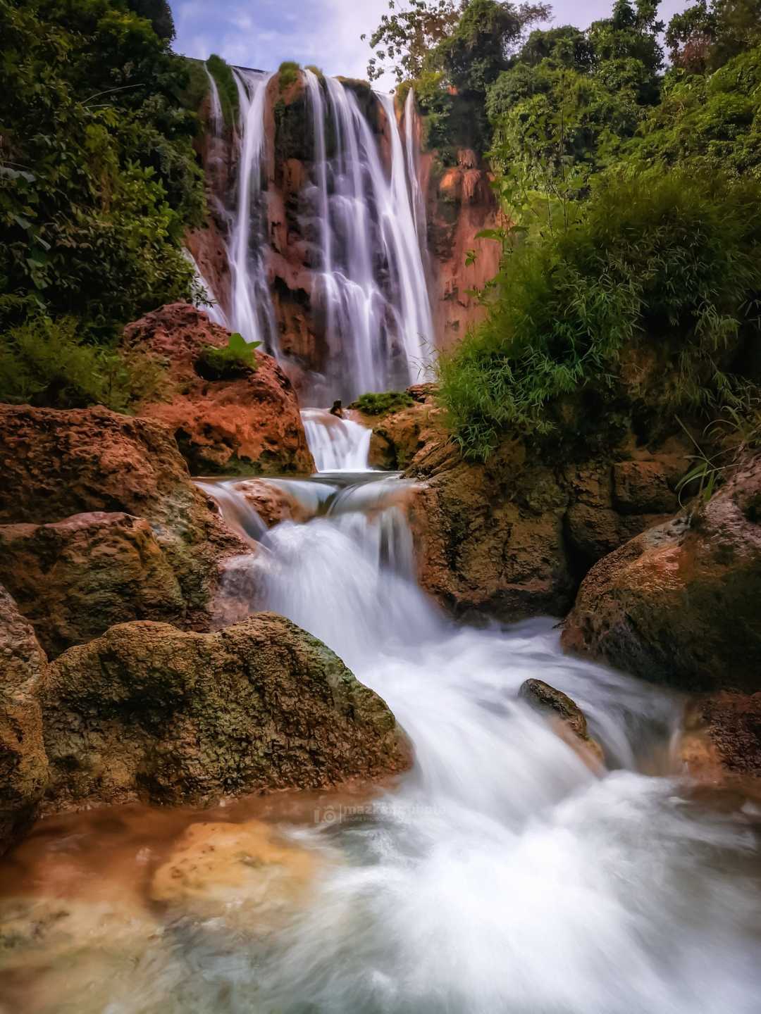 nglirip waterfall