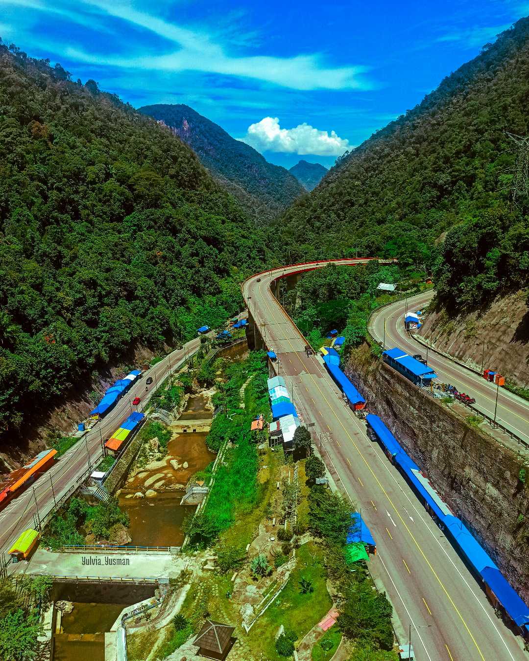 Jembatan kelok 9