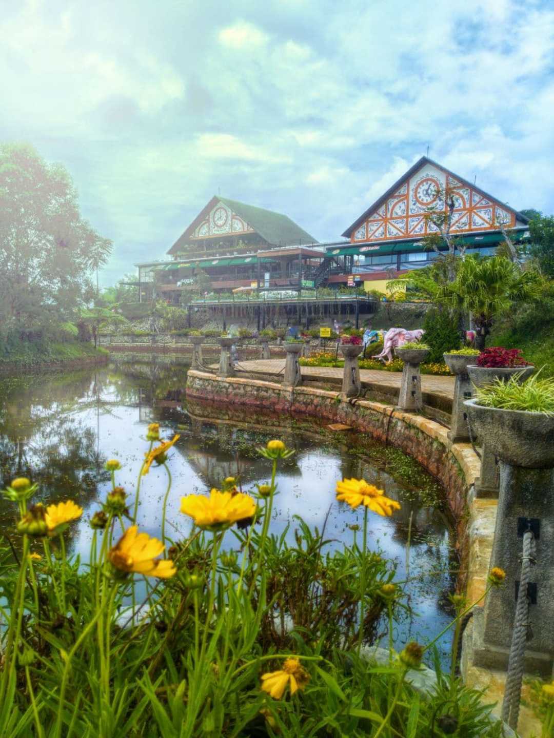 Taman di Tengah Para Binatang